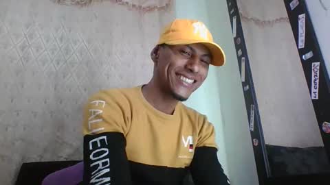 Snapshot of sexyleon69 chatting on May 2026 08:33:02 AM Sexy leon online show from May 2026 08:33:02 AM