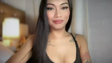 maxine online show from June 2026 07:27:02 PM