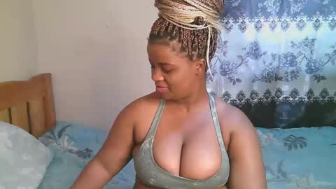 Snapshot of sexylucy33 chatting on February 2026 01:53:02 PM sexylucy33 online show from February 2026 01:53:02 PM