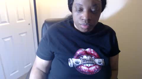 Snapshot of sexymona1218 chatting on April 2026 07:57:02 AM SexyMona online show from April 2026 07:57:02 AM