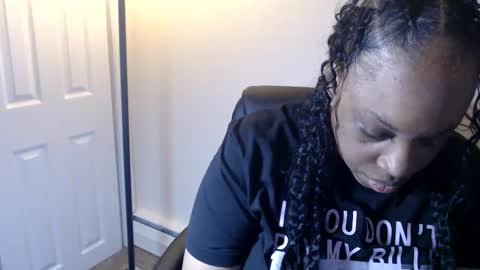Snapshot of sexymona1218 chatting on May 2026 07:37:01 AM SexyMona online show from May 2026 07:37:01 AM