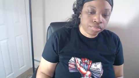 Snapshot of sexymona1218 chatting on May 2026 04:39:01 PM SexyMona online show from May 2026 04:39:01 PM