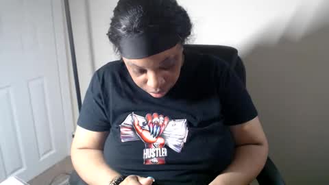 Snapshot of sexymona1218 chatting on May 2026 01:59:01 PM SexyMona online show from May 2026 01:59:01 PM