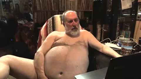 Snapshot of sexyolbear chatting on January 2025 04:26:01 PM Grizz Lee Bear online show from January 2025 04:26:01 PM