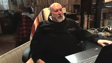 Snapshot of sexyolbear chatting on February 2025 05:14:01 PM Grizz Lee Bear online show from February 2025 05:14:01 PM