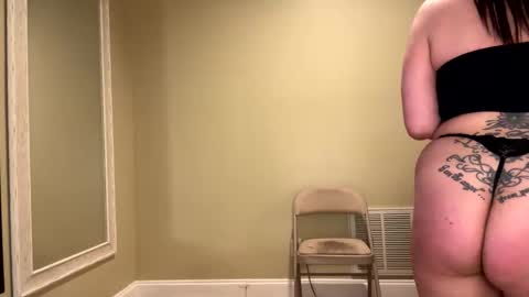 Snapshot of sexypiglet2728 chatting on May 2026 02:53:02 AM Sexypiglet2728 online show from May 2026 02:53:02 AM