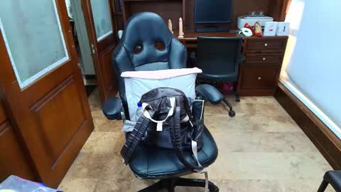 R A C H E L online show from December 2025 12:36:02 PM