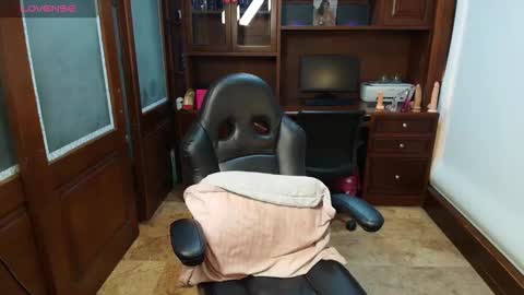 R A C H E L online show from January 2026 12:18:02 PM