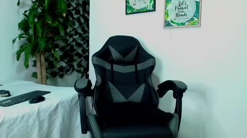 sexytommy_ online show from May 2026 02:28:01 AM