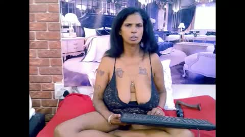 sexyva4u2luv online show from May 2026 06:50:01 PM