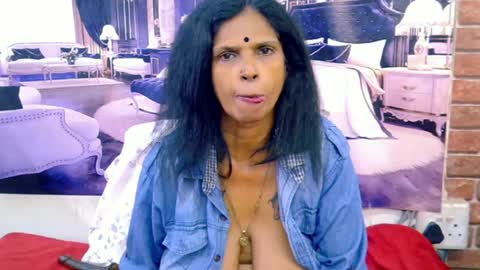 sexyva4u2luv online show from June 2026 09:09:01 AM