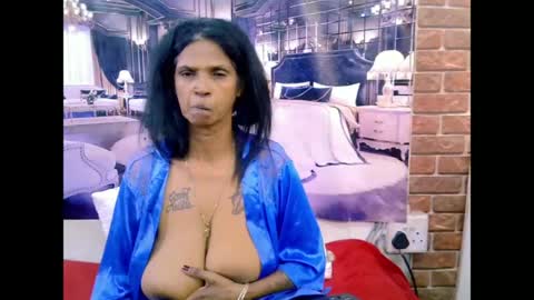 sexyva4u2luv online show from June 2026 06:18:02 AM