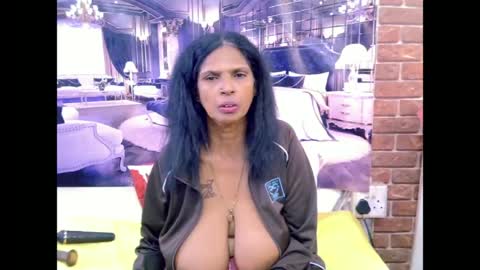 sexyva4u2luv online show from June 2026 11:21:02 AM