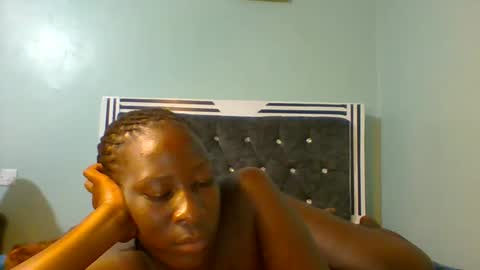 VIVIAN online show from January 2025 09:06:02 AM