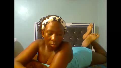 VIVIAN online show from February 2025 05:58:01 PM