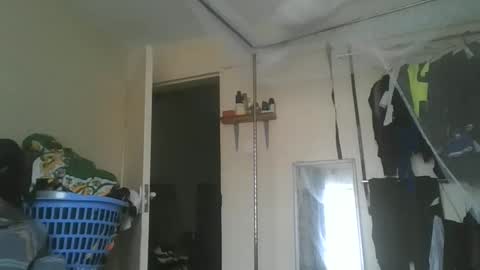 Snapshot of sexyy_tiny chatting on November 2025 09:41:01 AM Mel online show from November 2025 09:41:01 AM