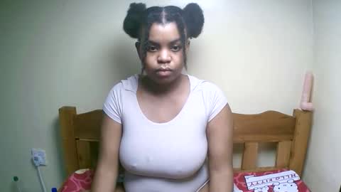 sexyyred_ online show from May 2026 07:11:01 PM