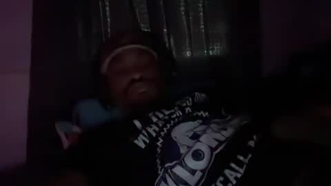 Snapshot of sgtbbcwilly chatting on November 2025 12:20:01 PM sgtbbcwilly online show from November 2025 12:20:01 PM