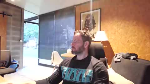shad0w_hunter online show from May 2026 08:39:01 PM