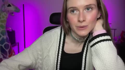 Snapshot of shadebabe chatting on January 2025 08:30:02 AM shadebabe online show from January 2025 08:30:02 AM