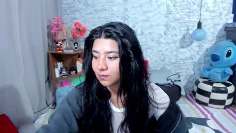 Snapshot of shaden_1 chatting on September 2025 06:02:01 AM Liz online show from September 2025 06:02:01 AM