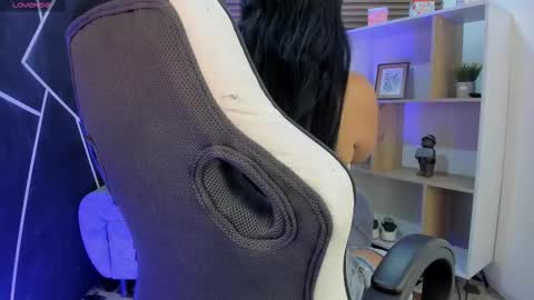 Snapshot of shaden_1 chatting on February 2026 10:27:01 PM Liz online show from February 2026 10:27:01 PM