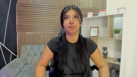 Snapshot of shaden_1 chatting on February 2026 09:55:01 PM Liz online show from February 2026 09:55:01 PM