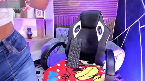 Snapshot of shaden_1 chatting on February 2026 10:11:01 PM Liz online show from February 2026 10:11:01 PM