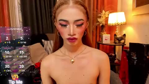 Snapshot of shaina_cummer chatting on December 2025 12:18:02 AM shaina online show from December 2025 12:18:02 AM