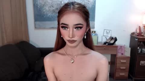 Snapshot of shaina_cummer chatting on January 2026 12:02:01 AM shaina online show from January 2026 12:02:01 AM