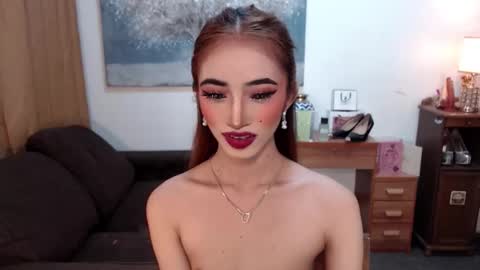 Snapshot of shaina_cummer chatting on January 2026 01:52:02 AM shaina online show from January 2026 01:52:02 AM