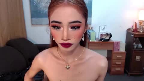 Snapshot of shaina_cummer chatting on January 2026 01:52:01 AM shaina online show from January 2026 01:52:01 AM