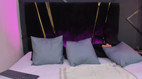 Snapshot of shaina_vasquez chatting on January 2025 04:23:02 AM Shaina Vasquez online show from January 2025 04:23:02 AM