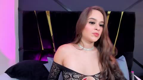 Snapshot of shaina_vasquez chatting on February 2025 01:22:01 AM Shaina Vasquez online show from February 2025 01:22:01 AM