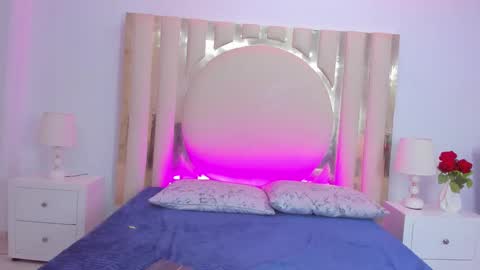 Shaina online show from December 2024 10:52:01 PM