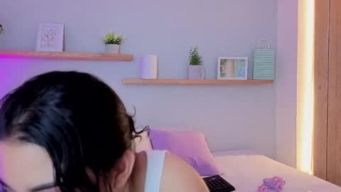 Snapshot of shainadavis chatting on February 2026 03:10:01 AM Shaina online show from February 2026 03:10:01 AM