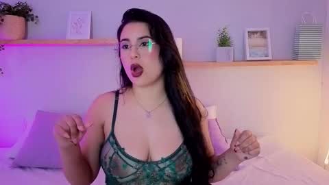 Snapshot of shainadavis chatting on February 2026 03:51:02 AM Shaina online show from February 2026 03:51:02 AM