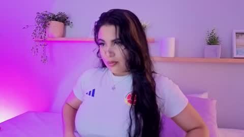 Snapshot of shainadavis chatting on February 2026 03:17:01 AM Shaina online show from February 2026 03:17:01 AM