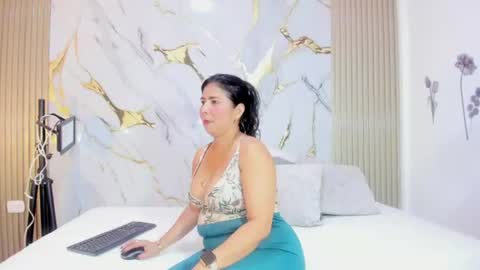 shalomexotic online show from July 2026 12:01:01 PM