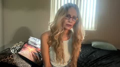 Shaman Woman online show from December 2024 04:27:02 PM