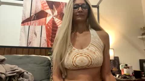 Shaman Woman online show from November 2025 05:07:02 AM