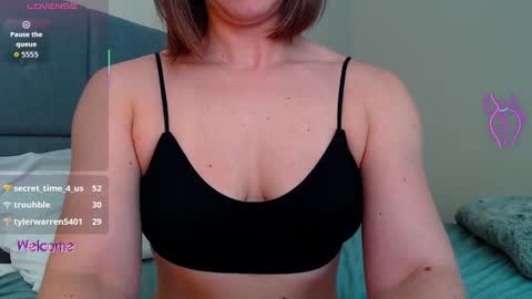 Shalynn online show from September 2025 03:22:01 PM