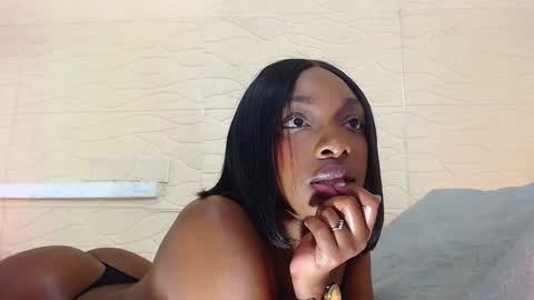 Snapshot of shamira_moore chatting on December 2024 09:30:02 PM Catalina online show from December 2024 09:30:02 PM