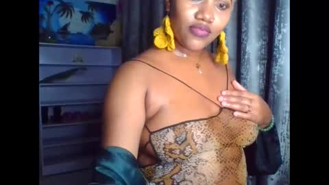 Snapshot of shana22222 chatting on February 2026 11:05:02 PM shana22222 online show from February 2026 11:05:02 PM