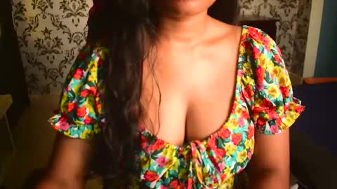 Snapshot of shanaya_indian chatting on May 2026 04:52:02 AM shanaya indian online show from May 2026 04:52:02 AM