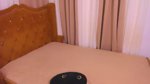 shane_018 online show from May 2026 07:16:02 AM