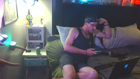 Snapshot of shane_and_shiloh chatting on February 2026 01:34:01 AM Shane Shiloh online show from February 2026 01:34:01 AM