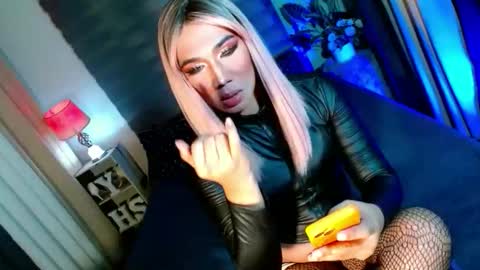 MISS SHANE online show from October 2025 06:30:02 PM