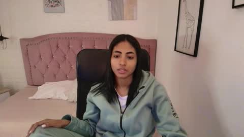 shanelle online show from November 2025 03:01:01 AM