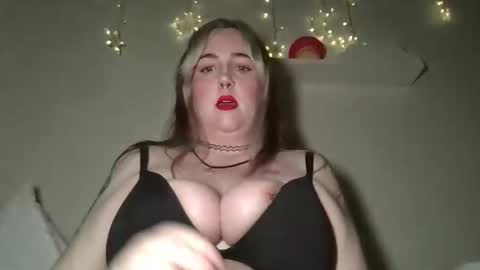 Snapshot of shanelle2000 chatting on February 2026 02:05:01 AM Shanelle online show from February 2026 02:05:01 AM